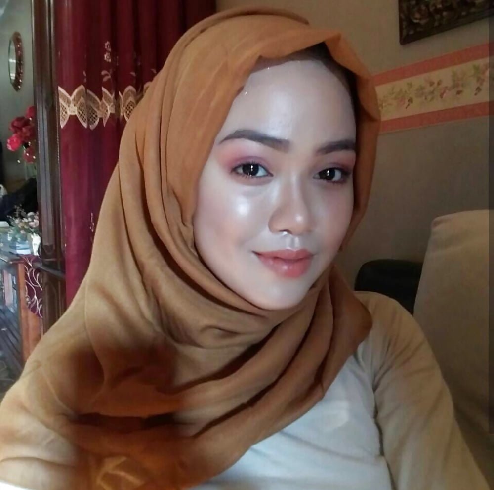 Viral ABG Ukhti Hijab Pakai Rok Pendek, Apa Kata Netizen?